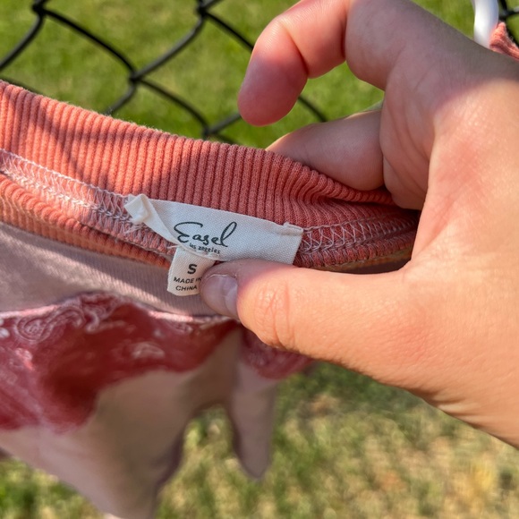 Easel top with patchwork and multiple colors in size small. - Picture 4 of 4